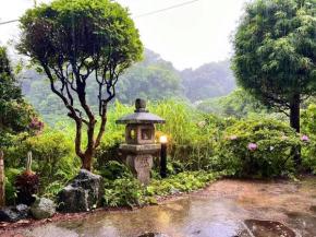 山に囲まれた隠れ和式庭園室外bbq